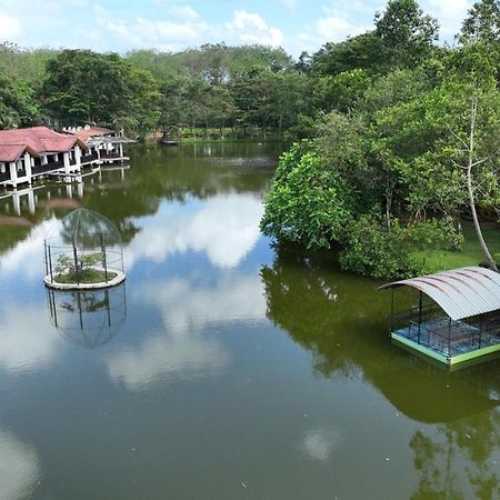 Lake Serenity Resort & Spa Kuruwita 外观 照片