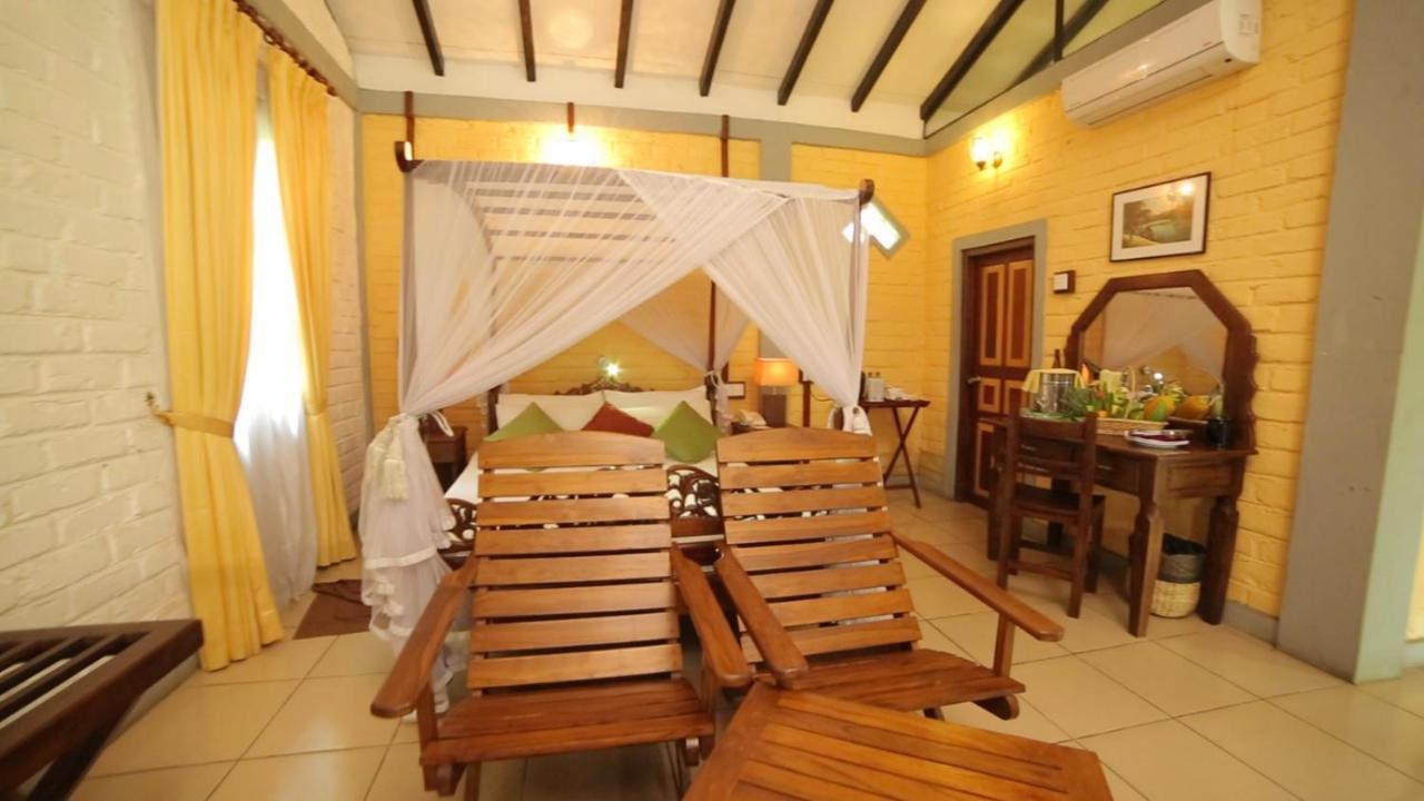 Lake Serenity Resort & Spa Kuruwita 外观 照片